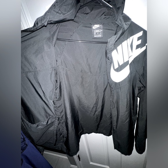 Boy’s Nike XL loose fit packable jacket. EX condition see pics - Picture 3 of 8